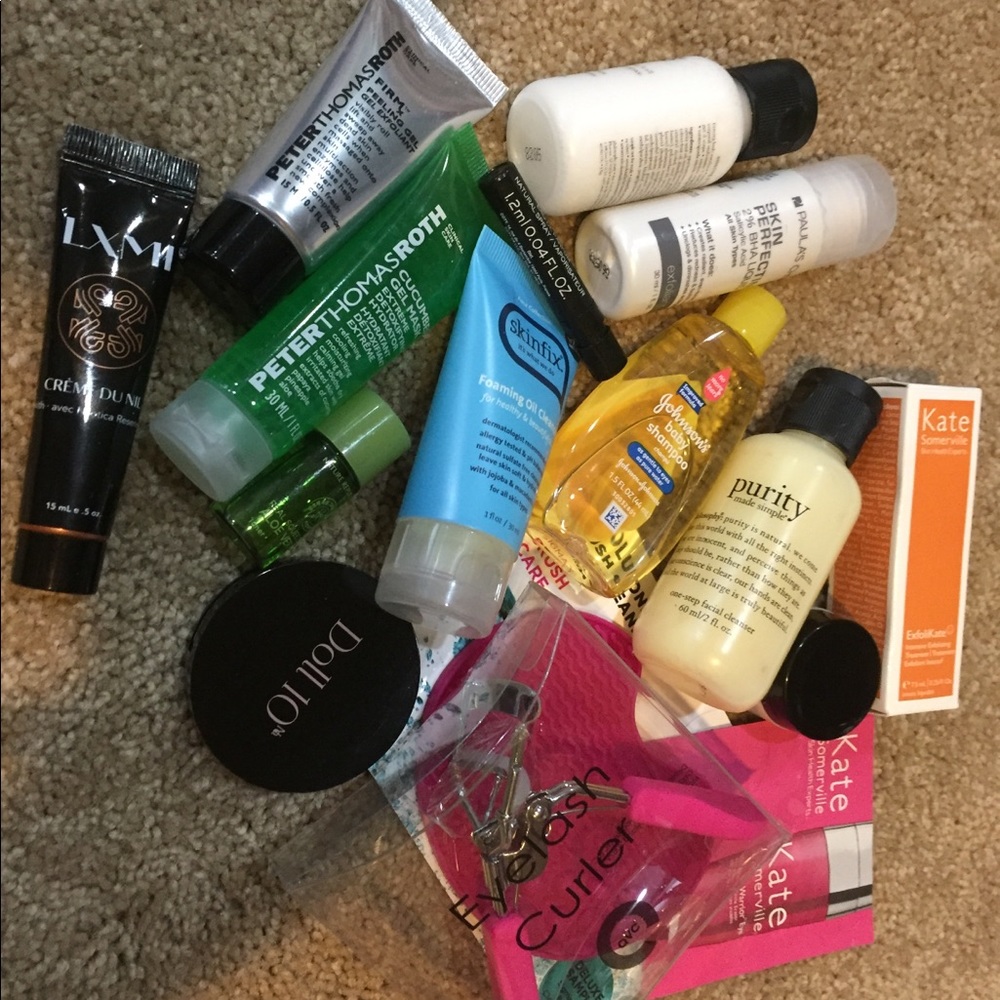 Giant Beauty Sample Bundle
